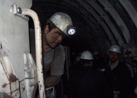 Důlní otřes v Karviné. Na místě jsou záchranáři