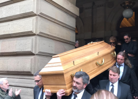 Pohřeb Luďka Munzara se odehrál v Národním divadle a byl velkolepý