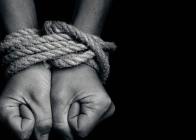Čtyři muži z Eritreje byli zadrženi za znásilnění třináctileté dívky ve Švédsku