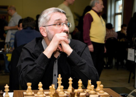Český šachový velmistr byl přistižen na šampionátu při podvodu