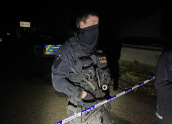 Policisté na místě střelby v Radějovicích