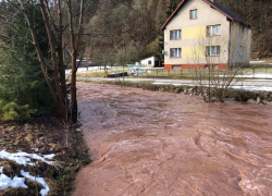 Hladiny řek ve Východních Čechách stouply na třetí povodňový stupeň