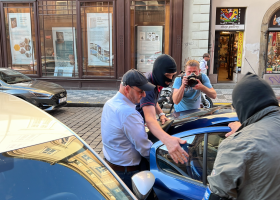 Náměstek pražského primátora Hlubuček byl obviněn policií. S ním dalších 10 lidí