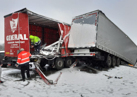 Desítky nehod na Vysočině, kvůli hustému sněžení