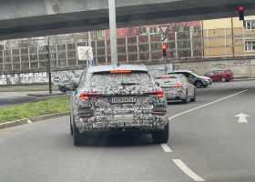 Maskované Audi A4 a Q6 e-tron Prototypy V Praze