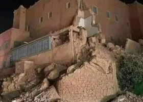 Přes ticic mrtvých při zemětřesení v Maroku. Oběti stále přibývají.