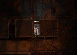 Noční policejní razie na pražské ubytovně