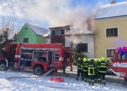 Výbuch a požár domu