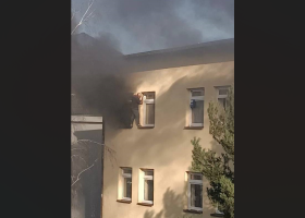 V Kralupech nad Vltavou hoří ubytovna!