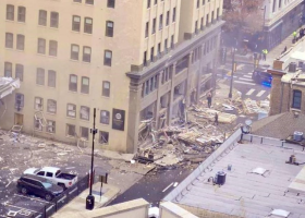 V Texasu vybuchl hotel. Zranilo se několik desítek lidí.