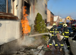 Výbuch a požár domu