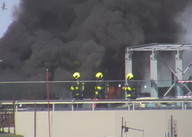Černý dým zahalil Prahu, hoří budova v Jindřišské ulici