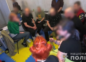 V podvodném call centru v Oděse zatkla policie šest Čechů, lidi připravili o miliony korun