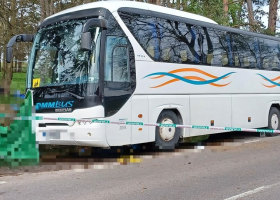 Autobus na východě Slovenska najel do skupinky lidí, zemřely tři dívky