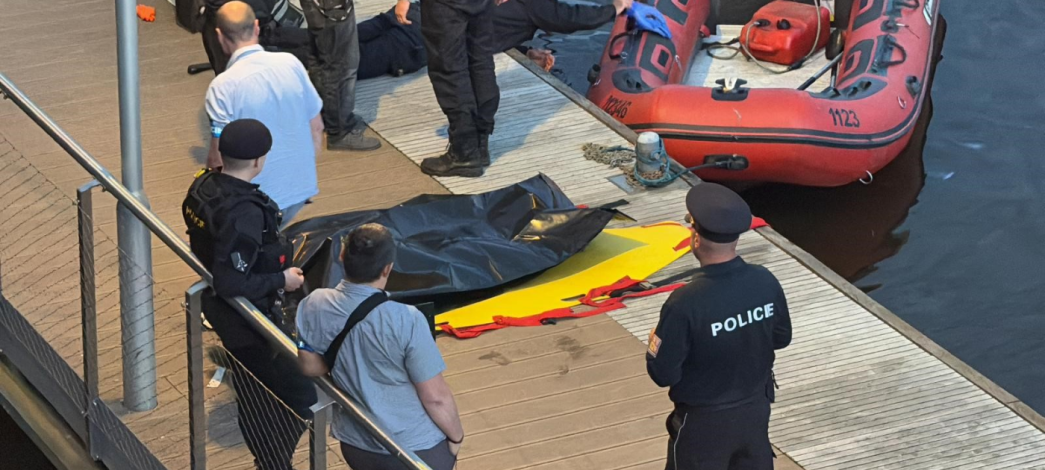 Tělo muže, které vytáhli policisté z Vltavy, patří mladému Britovi