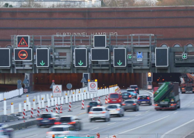 V hamburském Labském tunelu hořel kamion